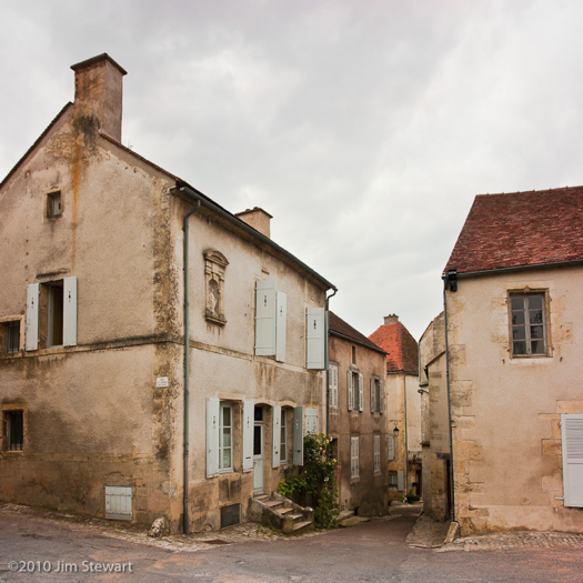 Flavigny : Street scene